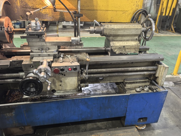 Токарно-винторезный станок Б16Д25