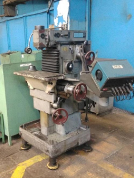 Широкоуниверсальный фрезерный станок ВМ131ВФ1