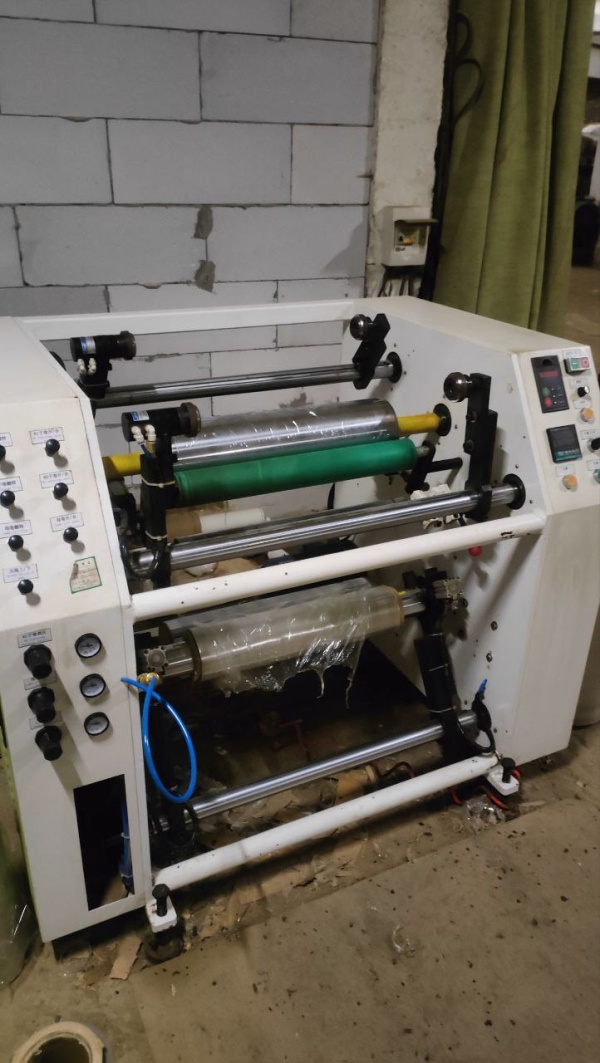 Полуавтоматический высокоскоростная перемотчик для продольной резки и перемотки стретч-пленки JX-500