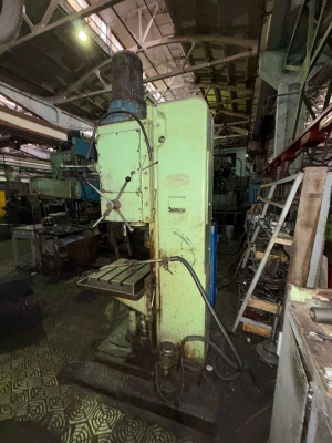 Вертикально-сверлильный станок 2Н135 (1290)