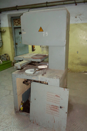 Вертикальный ленточнопильный станок 8Б531