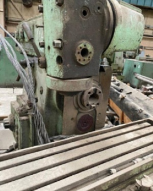 Широкоуниверсальный фрезерный станок 6Р82Ш