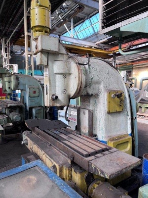 вертикально фрезерные станки 6М13ГН-1 с ЧПУ - 4шт