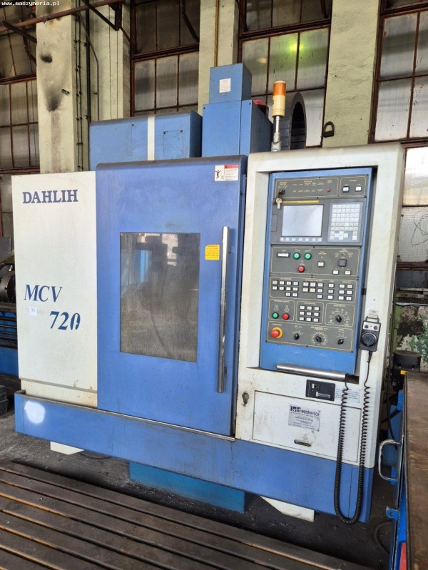 Вертикальный обрабатывающий центр с ЧПУ DAHLIH MCV 720