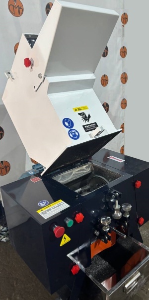 Дробилка для полимеров PC-250