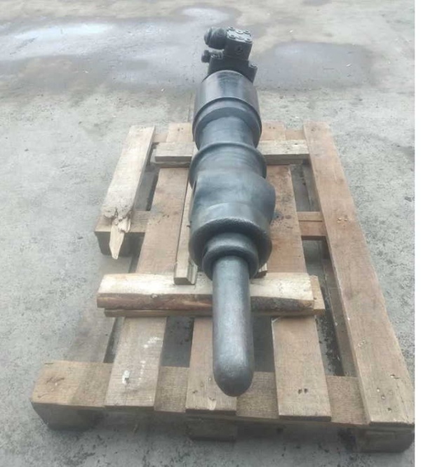 Гидромолот для экскаватора-погрузчика и экскаватора