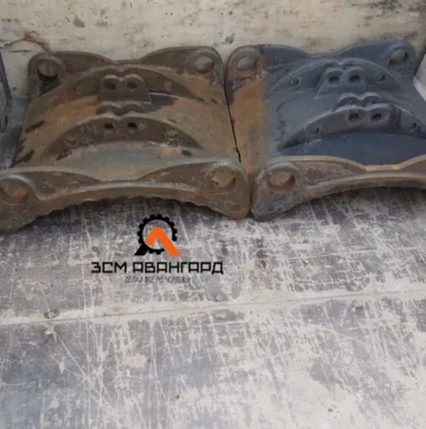 Плита отражательная (с зубьями / без зубьев) 1044700001 на СМД-75А