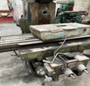 Широкоуниверсальный фрезерный станок 6Р83Ш