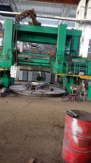 Токарно-карусельный станок 1550Ф1