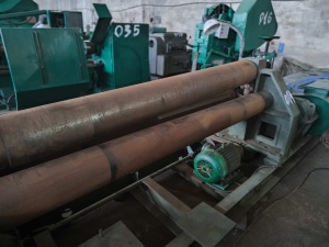 Листогибочная машина (вальцы) И2220 катают 10 мм при ширине 2000 мм