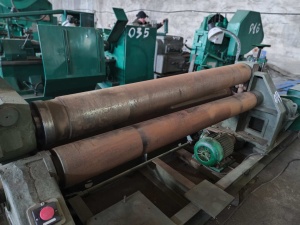 Листогибочная машина (вальцы) И2220 катают 10 мм при ширине 2000 мм