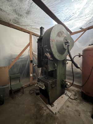 Пресс кривошипный 2126 и гидравлический ДБ2430Б