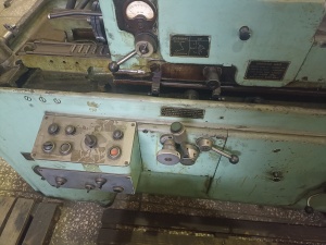 Универсальный резьбошлифовальный станок 5822