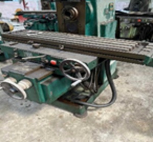 Горизонтально-фрезерный станок 6Р82