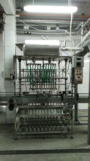 Линия фасовки газированных напитков формат 0,5-1,0-1,5 литра ПЭТ в хорошем рабочем состоянии (без упаковщика)