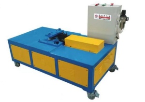 Машина для установки угловых соединений воздуховодов (Corner code assembly machine)