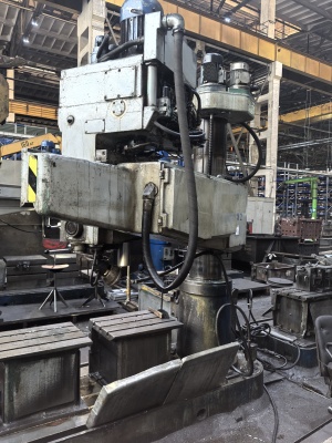 Радиально-сверлильный станок 2М55