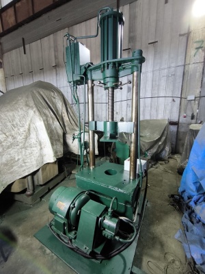 Пресс гидравлический двухстоечный