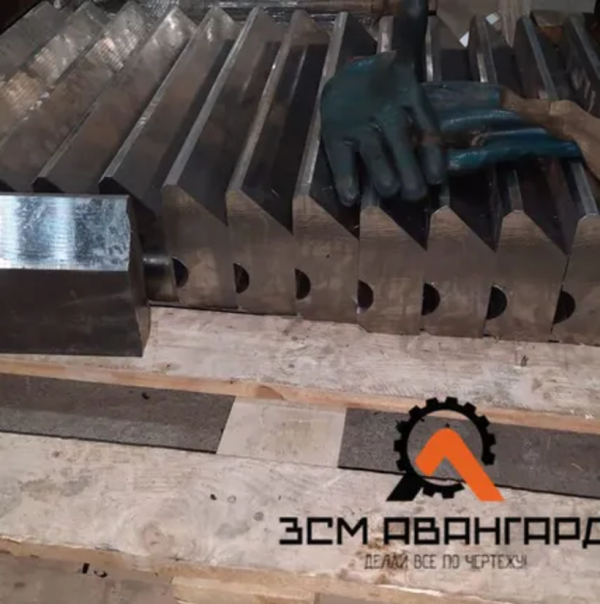 Брус 1044703002 на СМД-75А