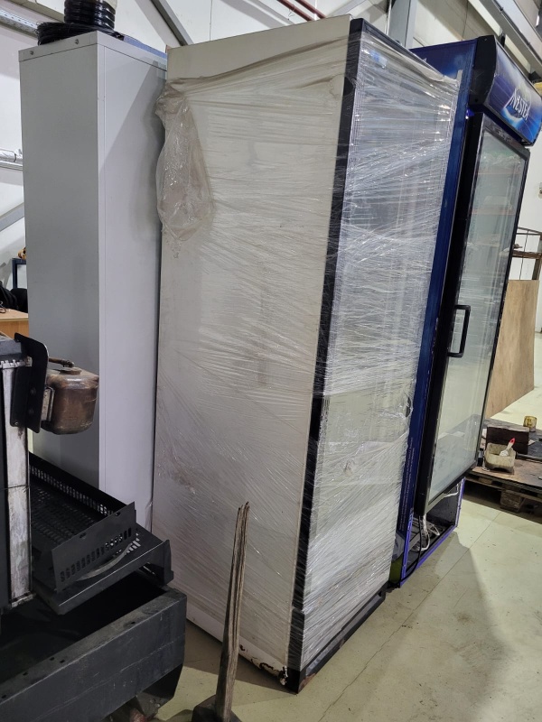 Холодильный шкаф для напитков бу