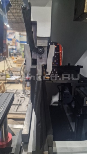 Гидравлический листогибочный пресс PPE40/1250