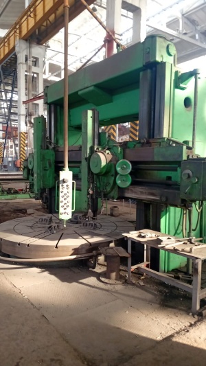 Токарно-карусельный станок 1М557