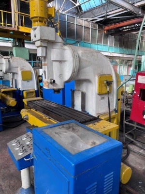 вертикально фрезерные станки 6М13ГН-1 с ЧПУ - 4шт