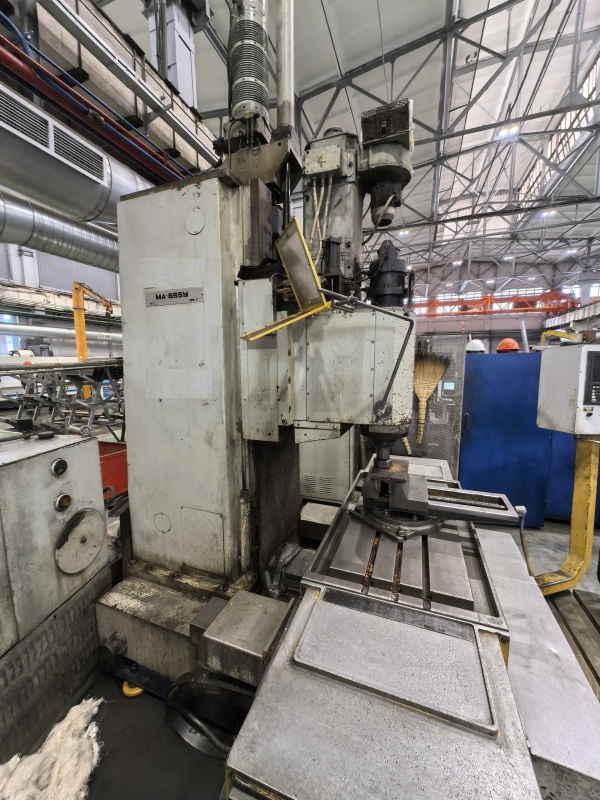 Вертикально-фрезерный станок с ЧПУ МА655У1