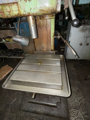 Вертикально-сверлильный станок 2Н135 (1290)