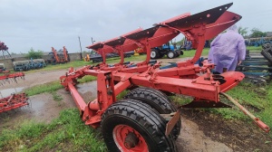 Плуг оборотный полунавесной по(4+1) -40