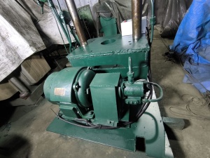 Пресс гидравлический двухстоечный