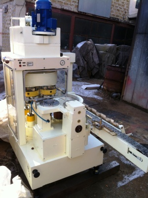 Конскрвное оборудование. Закаточные машины Б4-КЗК. Дозаторы-наполнители тип ДН. Этикетировщики. Запчасти