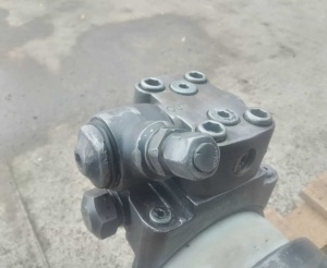 Гидромолот для экскаватора-погрузчика и экскаватора