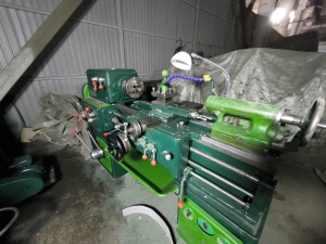 Универсальный токарно-винторезный станок 1А616