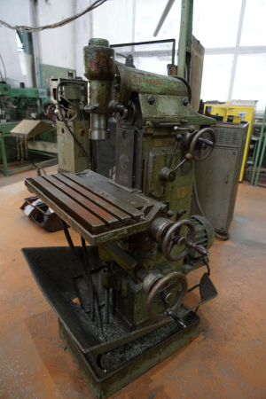 УниверсалЬный фрезерный 6В75 200*500; Шлифовальный 3Г182, 1968 г. в.Токарный 1ИС611В-1981 г.в; Шлифовальный 3Д-180, 1980 г.в