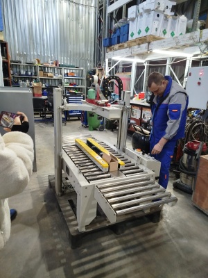 Заклейщик коробов