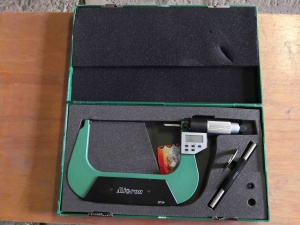 Цифровой микрометр гладкий Micron 150 мм, точность 0.001 мм