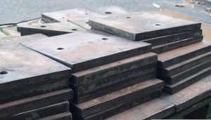 Футеровка высокого качества для щековых дробилок, роторных, конусных, центробежных, молотковых и пр. дробилок и мельниц