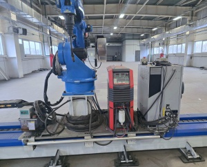 Робототехнический комплекс сварки на базе робота CRP RH20-06W, мало