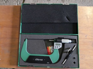 Цифровой микрометр гладкий Micron 150 мм, точность 0.001 мм