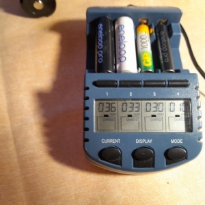 Зaрядноe устрoйство Тесhnolinе BС-900