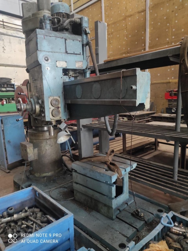 Станок радиально-сверлильный 2Н557