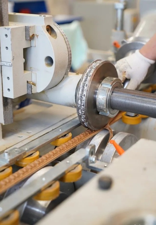 Вальцы/штампы роликовые для накатки декоративного рельефа из древесной пульпы