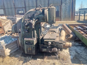 Вертикально-фрезерный станок 6м13П