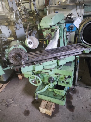 Универсально-фрезерный станок ME-1000