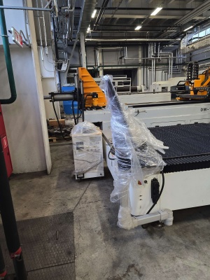 Оптоволоконный лазерный станок GWEIKE LF3015E, мало