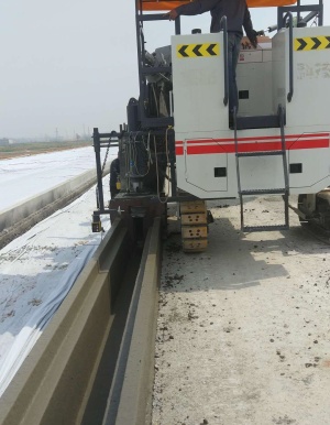 Бетоноукладчик / бордюроукладчик NC-1300S