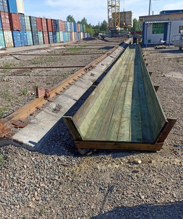 Кабельный лоток козлового, башенного, портального крана