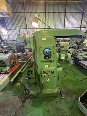 Широкоуниверсальный фрезерный станок Tos FA-3AU