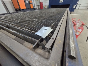 Установка лазерной резки листа HAN'S LASER G6020F, 6 кВт, 6 х 2 м